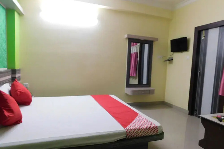 Room 6 of 13