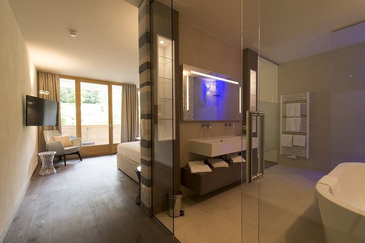 Room 34 of 59