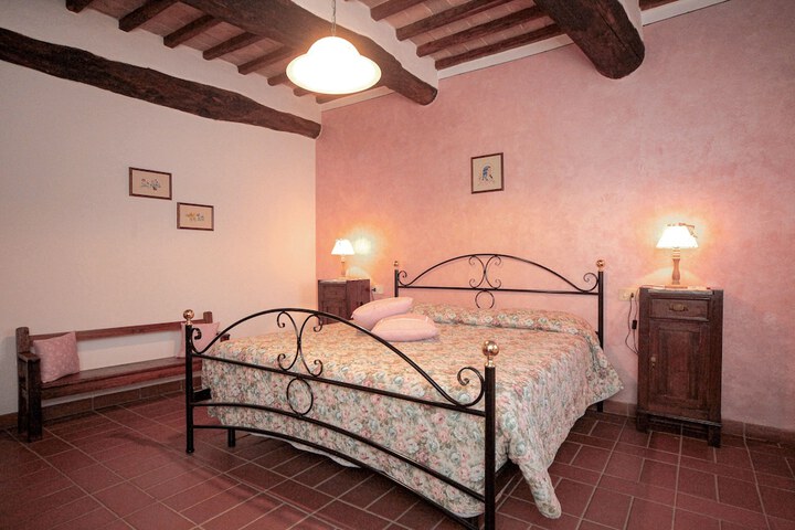Room 32 of 81