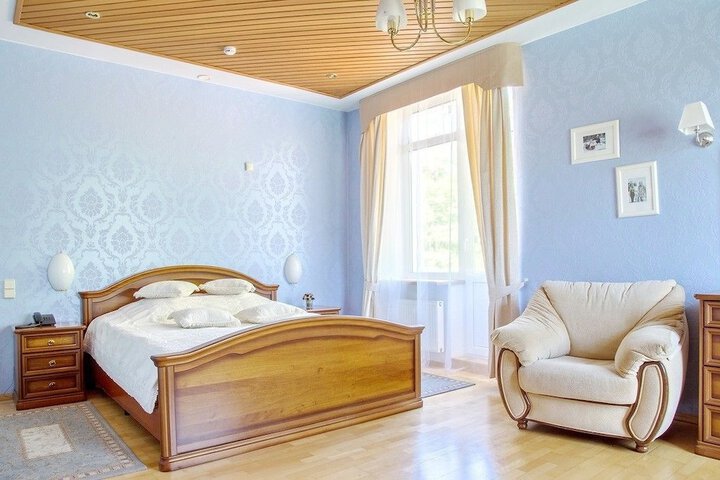Room 10 of 69