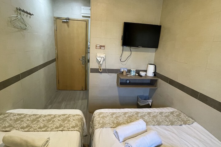 Room 128 of 195