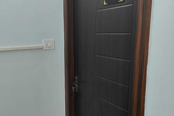 Room 25 of 38