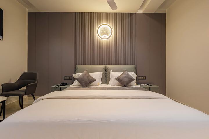 Room 4 of 35