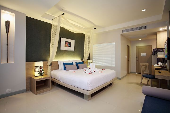 Room 34 of 166