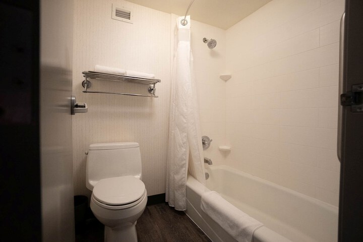 Room 35 of 126