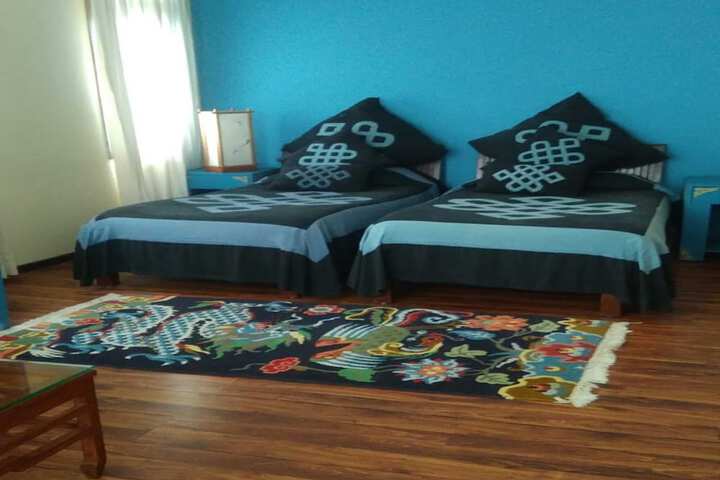 Room 16 of 38