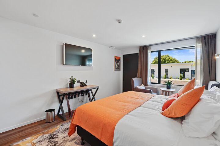 Room 4 of 30
