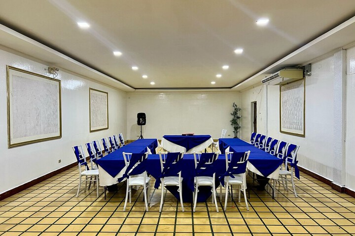 Business Center 44 of 49