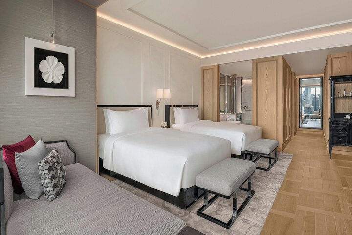 Room 27 of 105