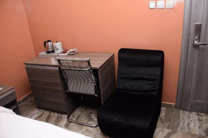 Room 8 of 19
