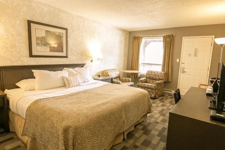 Room 27 of 61