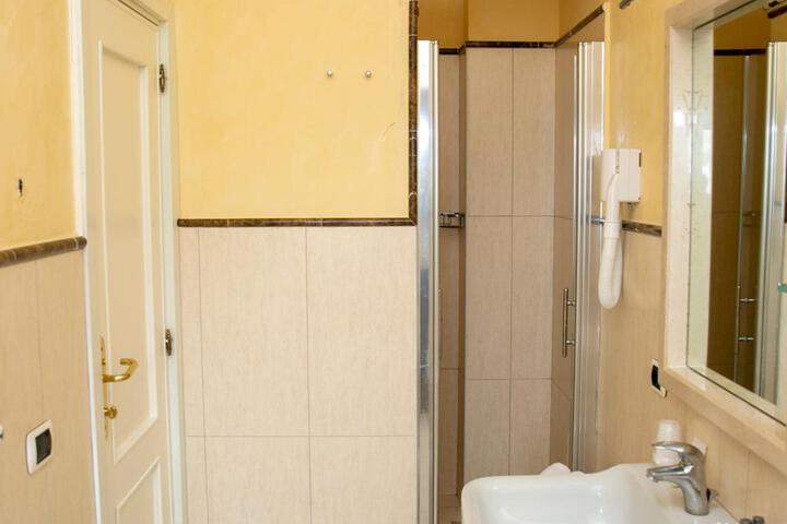 Room 103 of 110