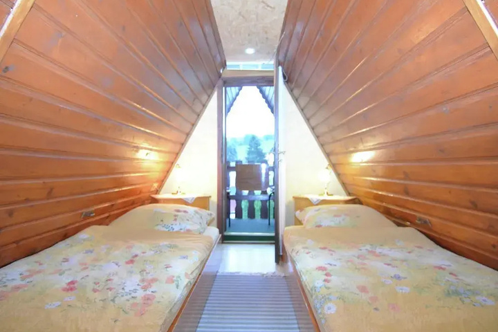 Luxurious Holiday Home With Patio Terrace, Garden, Barbecue