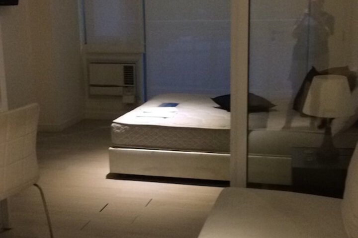 Room 4 of 11