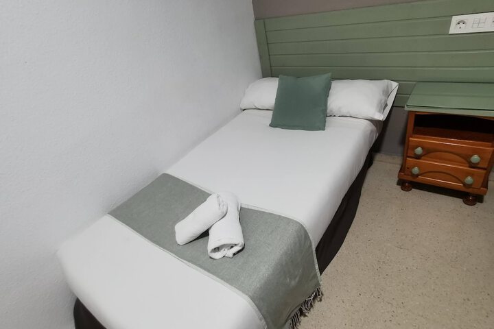 Room 12 of 32