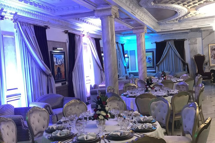 Dining 69 of 77