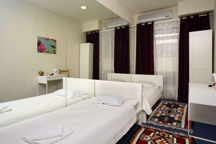 Room 7 of 48