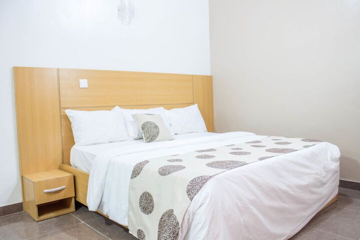 Room 8 of 43