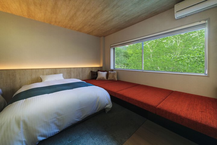 Room 10 of 37