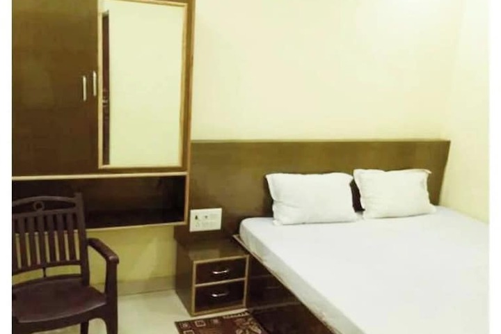 Room 27 of 41