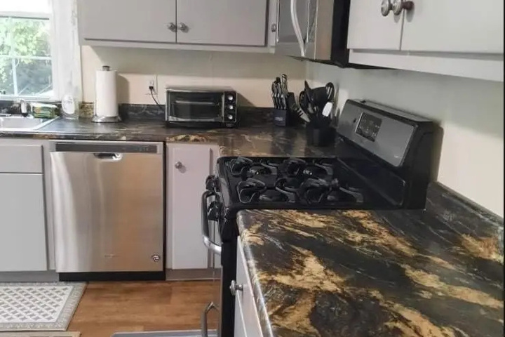Photo of Convenient Stylish WiFi, Fenced yard, 30 day min