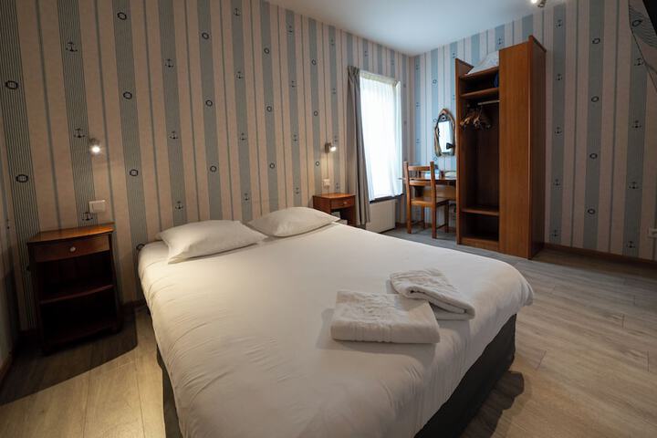 Room 8 of 45