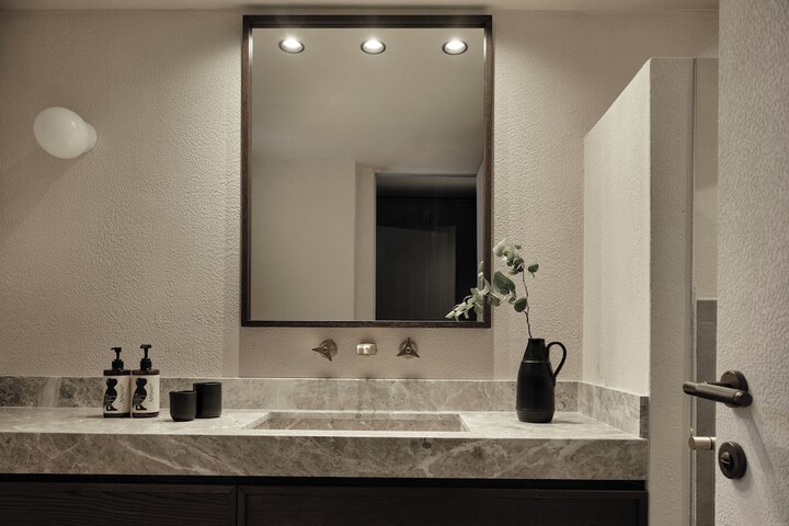 Room 72 of 128