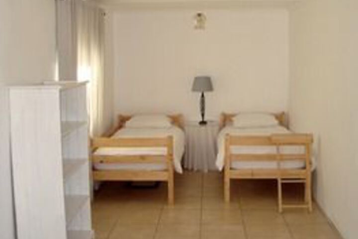 Room 9 of 25
