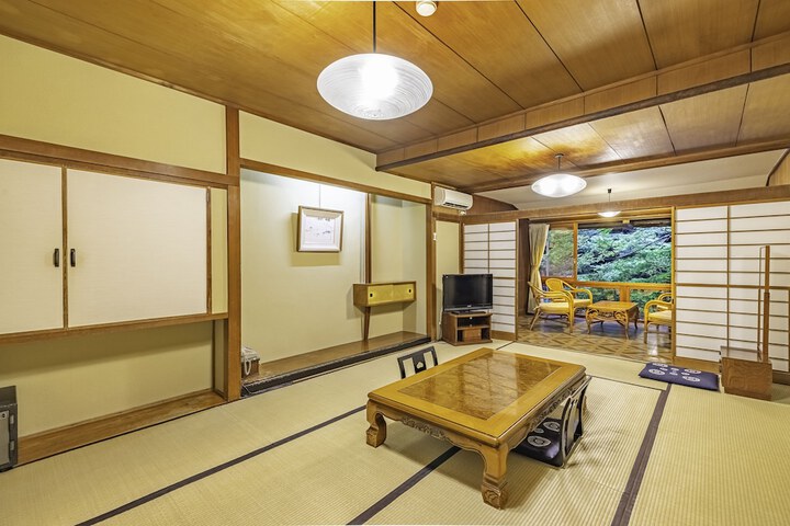 Room 9 of 49