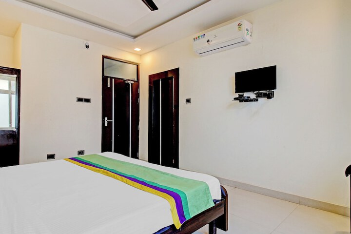 Room 14 of 31