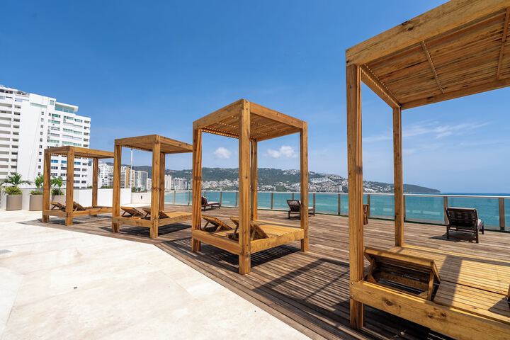 Sundeck 157 of 165