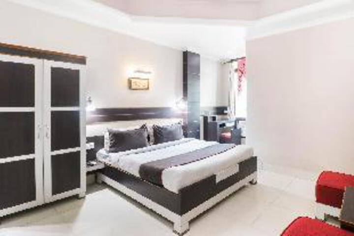 Room 10 of 23