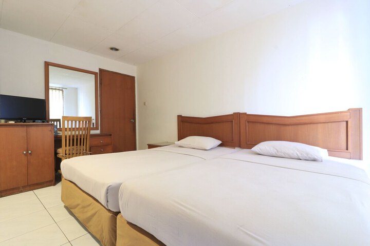 Room 10 of 25