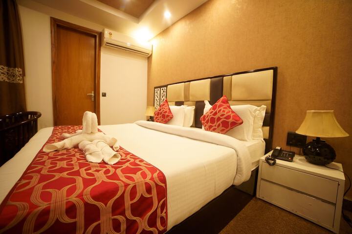 Room 14 of 48