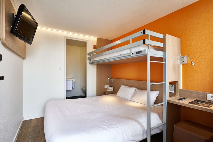 Room 6 of 31