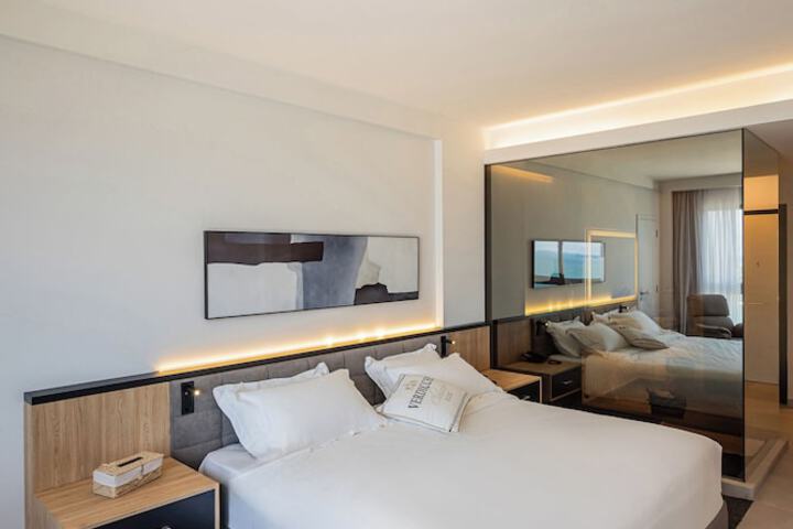 Room 8 of 41