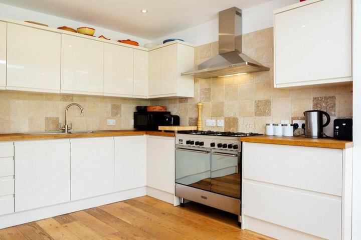 Veeve 3 Bed House With Large Garden Lambert Avenue Richmond