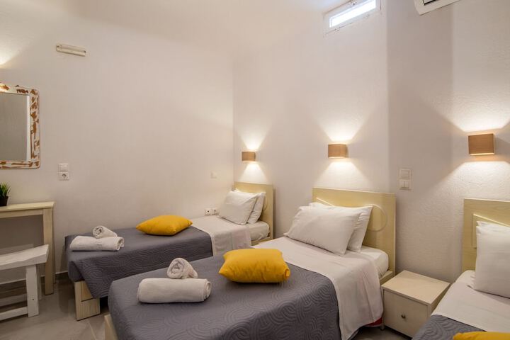 Room 16 of 25