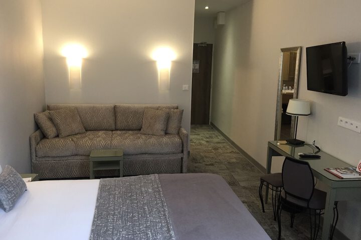 Room 26 of 61