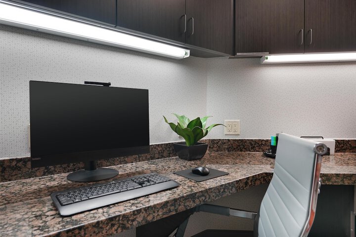 Business Center 45 of 47