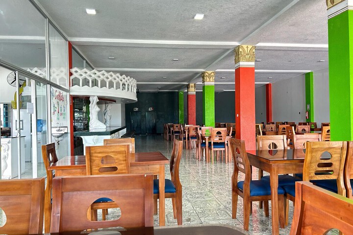 Dining 56 of 74