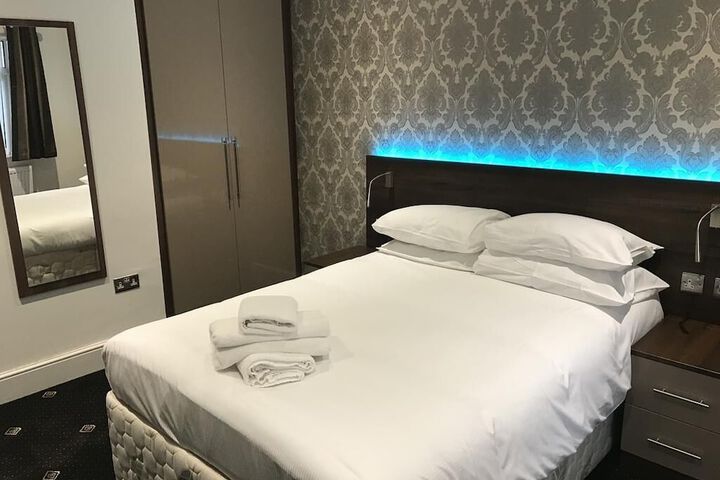 Room 8 of 62