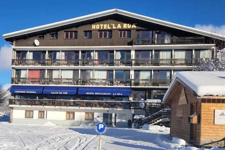 Hotel La Rua in Albiez-Montrond