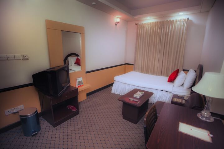 Room 11 of 64