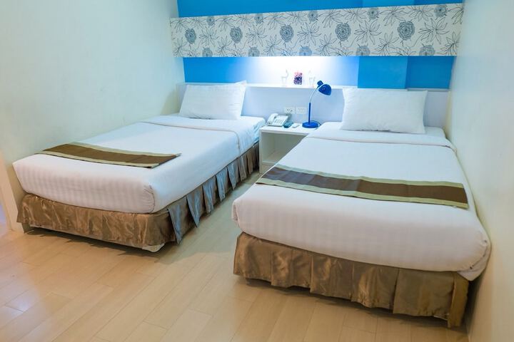 Room 5 of 67