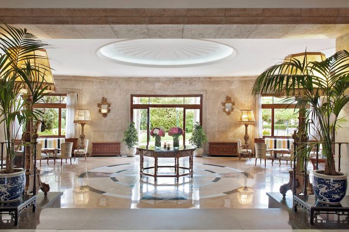 Guest Lobby