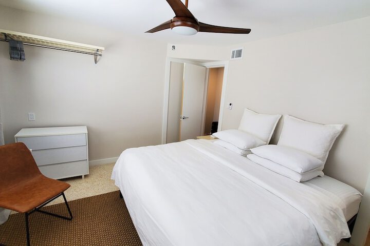 Room 25 of 236