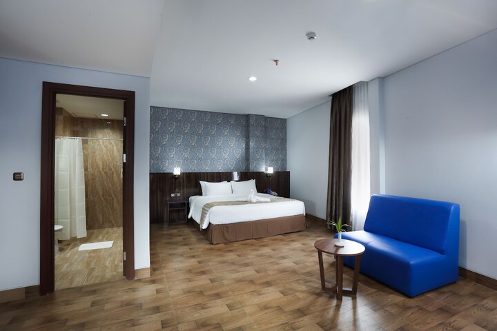 Room 10 of 48