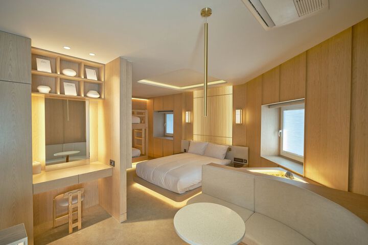 Room 55 of 142