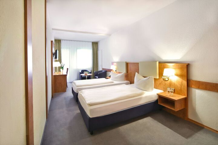 Room 3 of 52